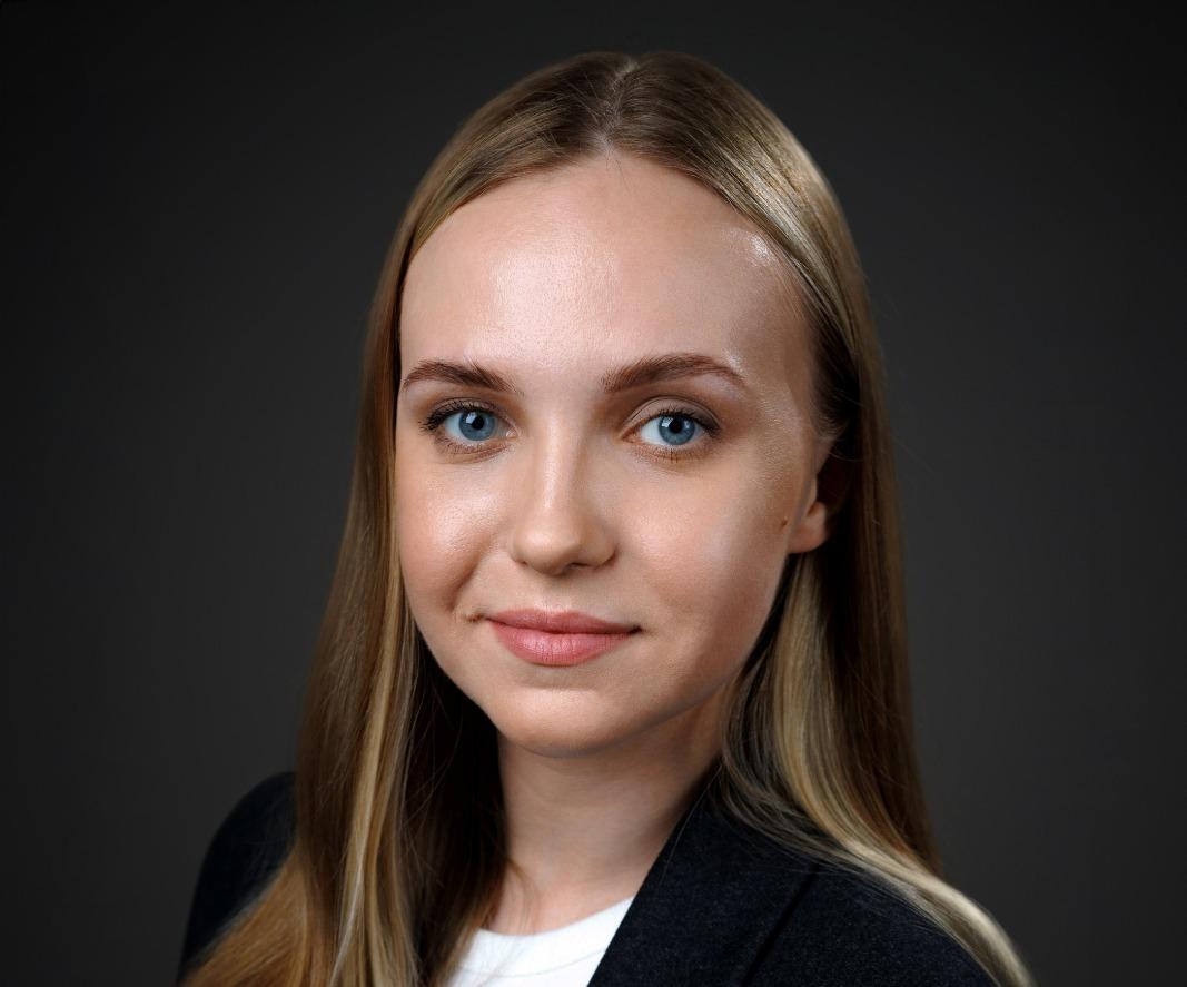 Карина Колобова